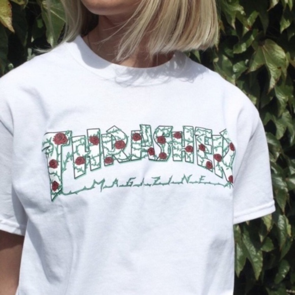 White thrasher rose tshirt